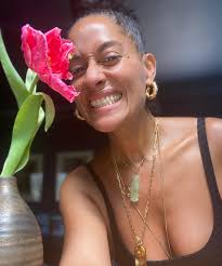 Find the flowers and the light cause whew lots of feelings.