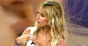 La sorpresa de los colaboradores de 'Fiesta' ante nuevos detalles de un encuentro entre Rocío Flores y Rocío Carrasco: "Se han visto una vez y fue un momento bastante duro"