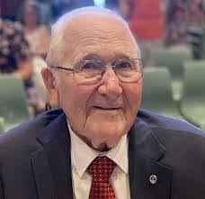 Thomas Macmillan's Instagram, Twitter & Facebook