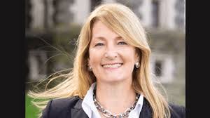 Allison Goetz's Instagram, Twitter & Facebook