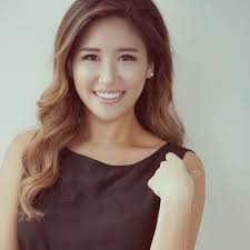 Julie Lim's Instagram, Twitter & Facebook