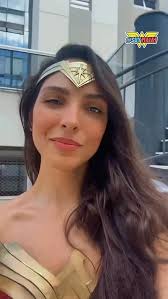 sextou e bora aproveitar o final de semana!! 😁🙅🏻‍♀️ It's Friday and  let's enjoy the weekend!! 😁🙅🏻‍♀️ #cosplay #wonderwoman #dccomics  #mulhermaravilha #dcu