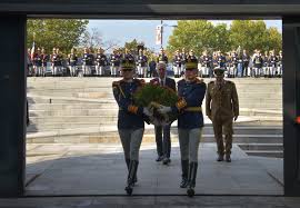 La memorialul holocaustului din bucureşti va avea loc o ceremonie comemorativă în amintirea celor peste 250.000 de evrei ucişi după deportarea lor, în 1941, în transnistria. Ziua NaÈ›ionalÄƒ De Comemorare A Holocaustului Ambasada Sua In Romania