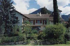 Provisionsfreier direktverkauf vom kunden an absolut ruhiger und sonniger lage im beliebten meraner villenviertel obermais bieten wir diese. Immobilien Sa Dtirol Meran Verkauf Herrschaftliche Villa Mit Pool In Meran Obermais Wunderbare Bergsicht