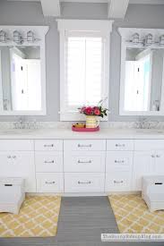 38 Stunning Gray Bathrooms With Accent Color Ideas Bathroomscolor Girl Bathroom Decor Bathroom Paint Colors Gray And White Bathroom