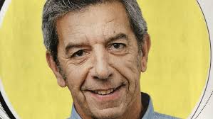 Femme de l'ombre, nathalie cymes est celle qui murmure à l'oreille du médecin le plus connu du paf : Michel Cymes Helene Sait Les Questions Que Se Posent Les Francais Concernant Leurs Chats Et Leurs Chiens