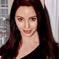 Anna Holden's Instagram, Twitter & Facebook