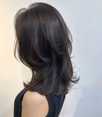 Korean shoulder length hair style : The Prettiest Shoulder Length Hairstyles To Try Out In 2020 Girlstyle Singapore