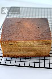 Sapukan susu pekat manis di permukaan kek dan susun inti kek seperti gambar di bawah. Bake For Happy Kids Like Bengawan Solo Kek Lapis Lapis Legit Spekkoek Indonesian Layer Cake The Best Kek Lapis Recipe Highly Recommended