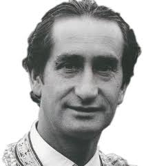 Y de todo, Julio Robles, me quedo con tu sonrisa