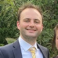 Abimael Maldonado's Instagram, Twitter & Facebook