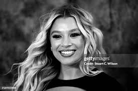 272 Molly Stuart Photos & High Res Pictures