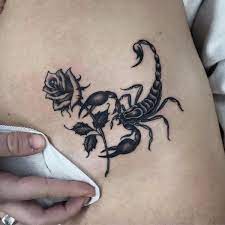 Scorpion And Rose By Al Pomeroy Alpomeroy Oldschool Traditional Blackandgrey Scorpion Rose Animal Nature Flow Trendy Tattoos Tattoos Tattoos For Women
