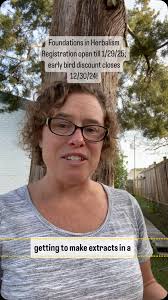 Herbalist Interns Host Student Workshop