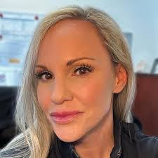 Kim Cavallaro's Instagram, Twitter & Facebook