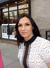 Later, taking a break from modeling, she attended columbia university, majoring in literature. Category Famke Janssen Wikimedia Commons