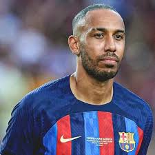 Kuna Florentino Perez pale Real Madrid halafu kuna Joan Laporta ndani ya  Barcelona kwa sasa, hawa watu ni hatari sana..... Halafu ni marafiki wa  kutupwa. Pomoja na matatizo ya kifedha ya Barcelona,