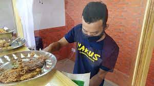 Variasi lauk dalam masakan padang yang selalu menggagalkan diet. Tawarkan Wisata Kuliner Murah Di Batam Warung Nakus Hidangkan Menu Andalan Ayam Goreng Halaman 2 Tribun Batam
