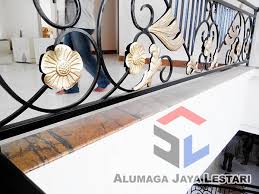 Banyak kalangan baik dari desa maupun perkotaan terutama yang berada di kota metropolitan yang udaranya telah mulai panas memilih. Pagar Kanopi Railing Teralis