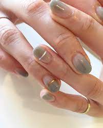 いいね 112件 コメント5件 aikoさん aiko 1109 のinstagramアカウント グレーのグラデ 薬指にシンプルライン 今日は朝からhappy dayoff nail newnail 弾丸トーク nails instagram posts gemstone rings