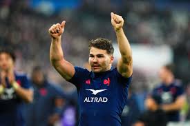 Son talent est obscène" : il justifie pourquoi Antoine Dupont est le  meilleur joueur de rugby du monde