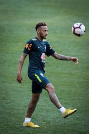 Neymar De Silva Jr 10 Of The Brazil National Soccer Team Keeps His Neymar Neymar Jr Men S Soccer Teams