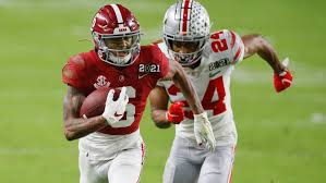 The alabama star receiver is considered the favorite to win the award tuesday night over three quarterbacks. Snvqe Lxia0gsm