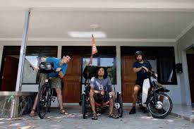 Bicycle tours & trips in indonesia. The Culture Of Hospitality In Java Indonesia Hello Bike World