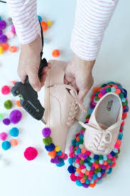 Ausmalbilder kindertag malvorlage kindermotiv babyduda. Clown Kostum Clown Schuhe Libbie Summers Basteln Halloween Kostum Fun Clown Clown Kostum Sussigkeiten Kostume Halloween Kleidung