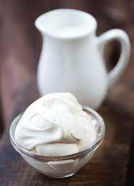 Creme Fraiche Crue Epaisse Comment S Y Retrouver Dans Les Cremes Creme Fraiche Recette Creme Fraiche Maison Recette Creme