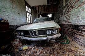 Lost Bmw 2800 In Belgium Lugares Abandonados Autos Abandono