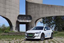 Az új kia soul ev 100 százalékban elektromos hajtású autó. Taroltak 2020 Elso Negyedeveben A Hibrid Es Elektromos Autok Elektromos Auto Palyazat Elektromosauto Palyazat Hu