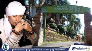 Viral Ustadz Ujang Busthomi Dari Padepokan Anti Galau Ditantang Dukun Santet Hingga Adu Kekuatan Tribun Pontianak