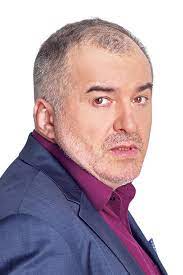 Florin calinescu a cucerit publicul datorita emisiunilor sale, fiind unul dintre cei mai indragiti. Florin CÄƒlinescu Movies Age Biography