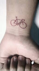 A Simple One Line Tattoo Riding A Bike Has Helped Me Reach Important Decisions In Life It Clears My Head It S My F Tatowierungen Fahrrad Tattoo Stick N Poke