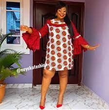 Pour des tenues décontractées, optez pour une blouse, une tunique ou un bermuda. Pin By Henrietteicloud On Robe En Pagne Africain Latest African Fashion Dresses African Design Dresses African Lace Dresses