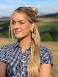 Diann Bowers's Instagram, Twitter & Facebook