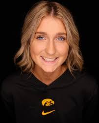 Suzanne Smiley's Instagram, Twitter & Facebook