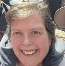 Lisa Vandyke's Instagram, Twitter & Facebook