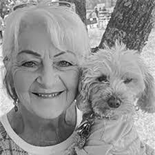 Lori Hindman's Instagram, Twitter & Facebook