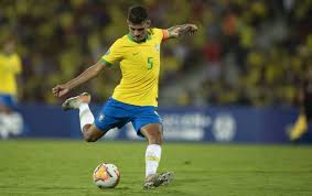 Goals from roberto firmino and casemiro seal controversial win for copa america holders, with the liverpool man equalising seconds after the ball hit the referee and he failed. Bruno Guimaraes Comes In As Replacement For Casemiro In The Brazil Squad For The Qualifiers Brasilseriea Com
