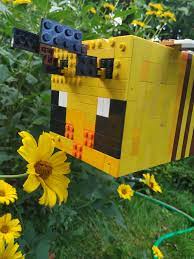 When the bees are 1 to 2 days old they clean cells. My Lego Minecraft Bee R Minecraft