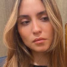 Alessandra Perez's Instagram, Twitter & Facebook