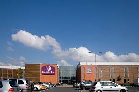 The park inn one of the largest hotels at heathrow airport offering competitive rates compared to its peers in the 4 star hotel sector at heathrow. Premier Inn London Heathrow Airport T2 T3 Bath Road Hotel 38 6 1 Updated 2021 Prices Reviews Hounslow England Tripadvisor