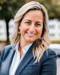 Amanda Asay's Instagram, Twitter & Facebook