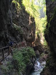 Klimmen En Klauteren Door De Wolfsklamm In Tirol Oostenrijk Reizen Tirol Reizen