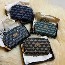 Fauré le page has spent two years working with italian weavers to perfect the scale jacquard and has designed a canvas armour that will stand the test of time, with 21,000 stictches per square centimetre. Faure Le Page Coin Purse Faure Le Page Bags Purses