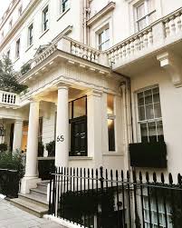Had Some Time To Waste In Belgravia Earlier So Couldn T Resist Walking Past 65 Eaton Place The Setting For One Townhouse Exterior Eaton Place London Townhouse
