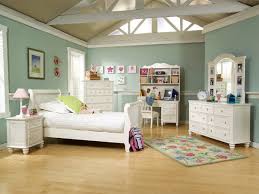 post_content => a mix of country cottage bedroom furniture is far more interesting than all matching pieces. Kids Bedroom Furniture Vintage White Cottage Style Sleigh Bedroom Set For The Guest Room Traditional Furniture Traditional Furniture Styles Traditional Living Room Furniture Traditional Bedroom Furniture Traditional Office Furniture