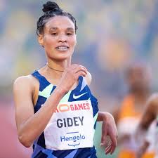 Grant holloway leverte 12,81 i semifinalen på 110 meter hekk. Letesenbet Gidey Breaks Two Day Old 10 000m World Record In Super Spikes Athletics The Guardian